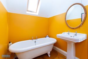 En-suite- click for photo gallery